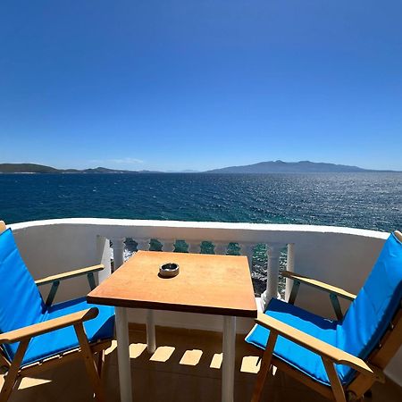 Rock Star-Pllakat Bed and Breakfast Sarandë Eksteriør billede