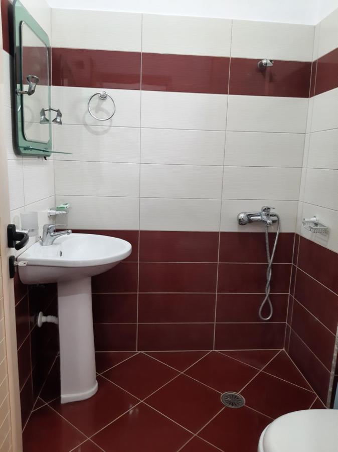 Rock Star-Pllakat Bed and Breakfast Sarandë Eksteriør billede