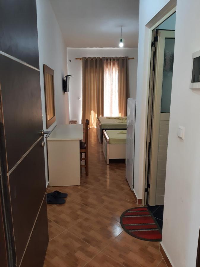 Rock Star-Pllakat Bed and Breakfast Sarandë Eksteriør billede