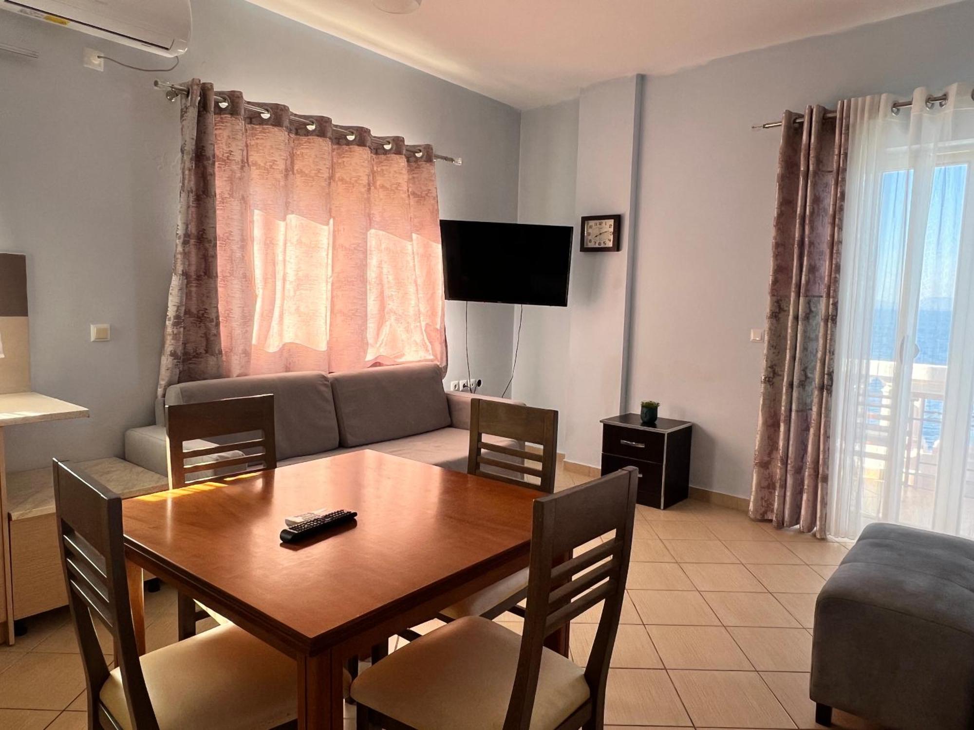 Rock Star-Pllakat Bed and Breakfast Sarandë Eksteriør billede