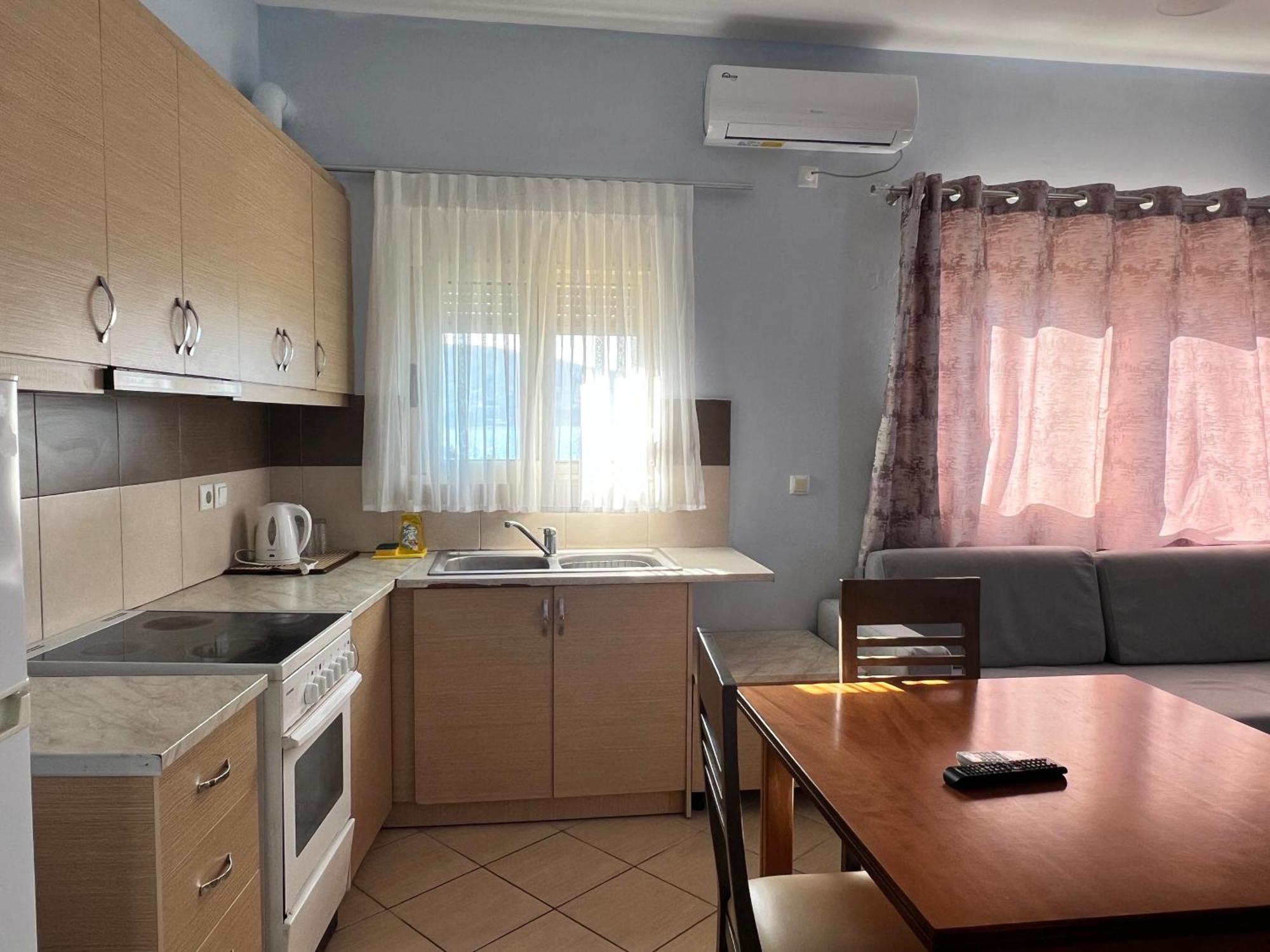 Rock Star-Pllakat Bed and Breakfast Sarandë Eksteriør billede